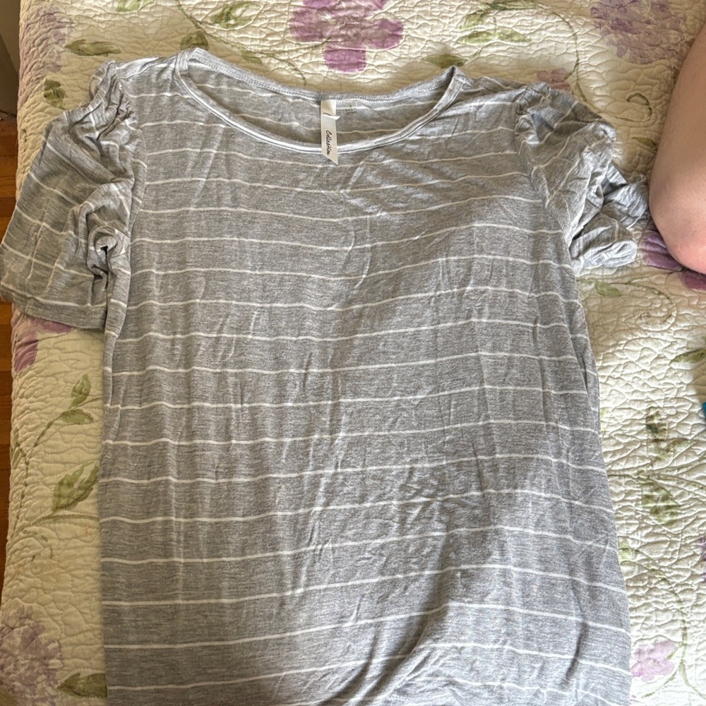 Collection B Light Gray Striped Short Sleeve Top